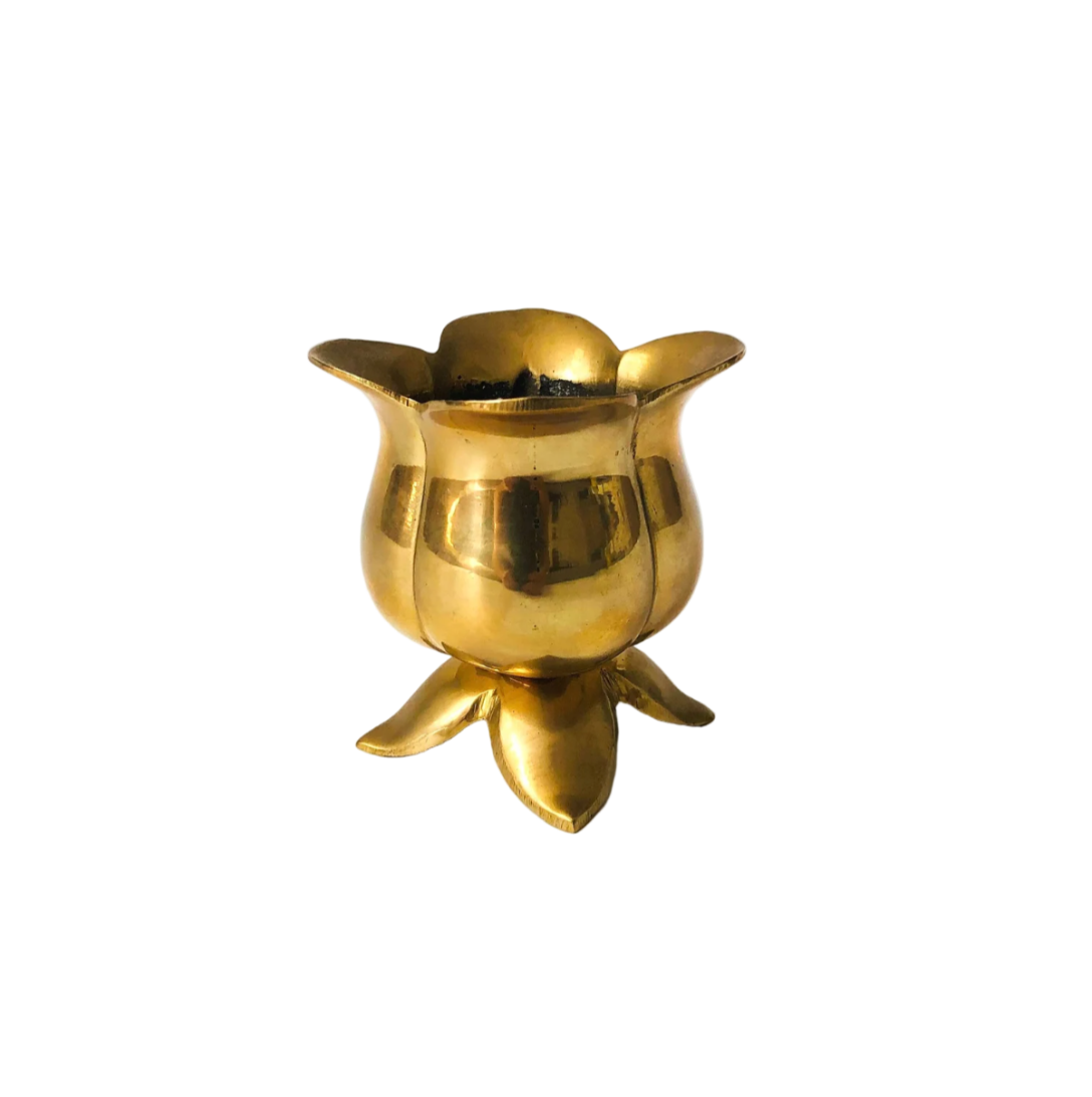 Brass tulip-shaped candle holder